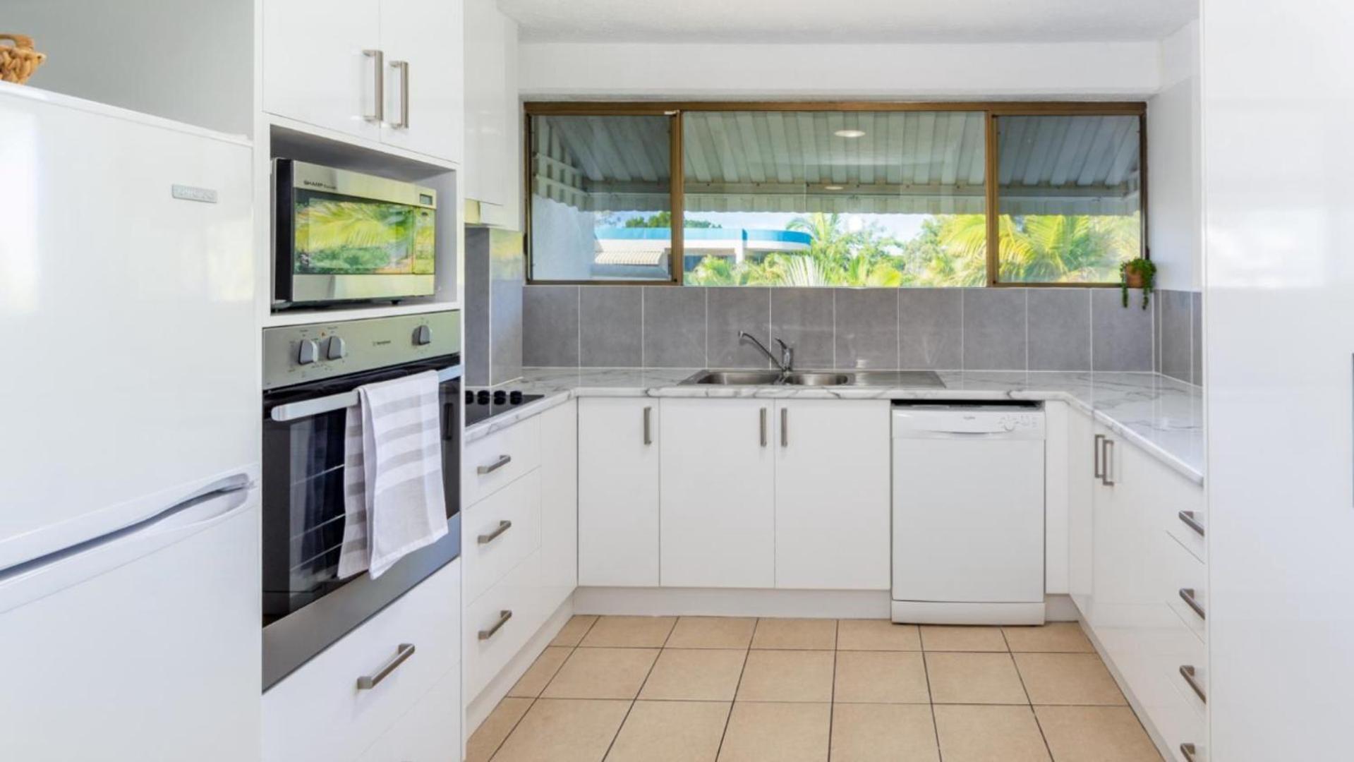 Placid Waters Holiday Apartments Bongaree Buitenkant foto