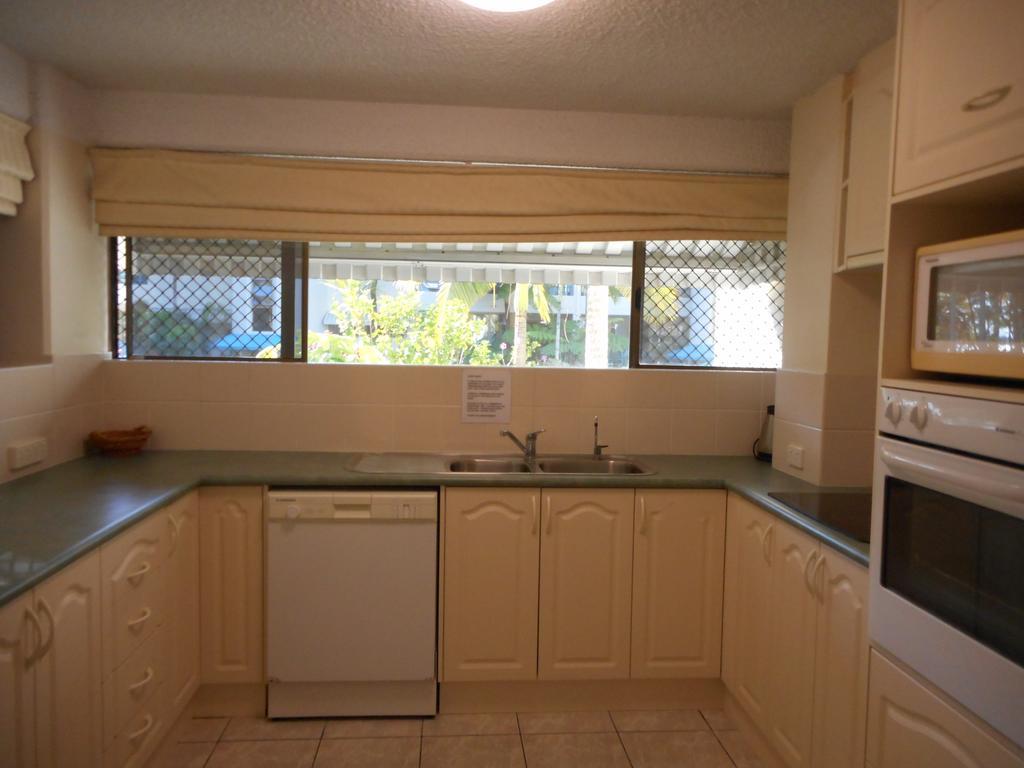 Placid Waters Holiday Apartments Bongaree Buitenkant foto