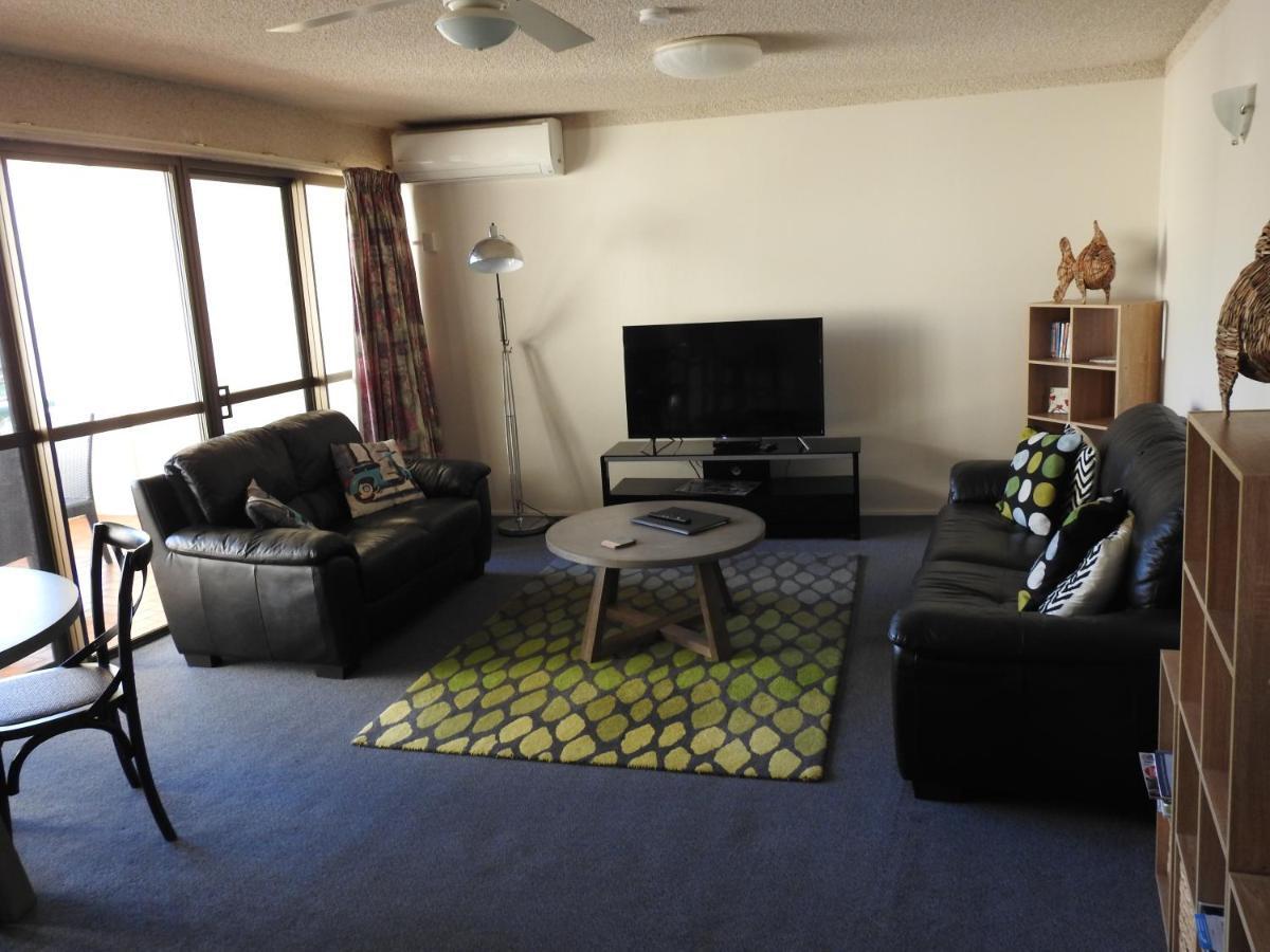Placid Waters Holiday Apartments Bongaree Buitenkant foto